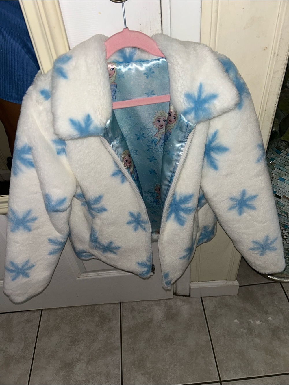 BNWOT Disney Frozen Elsa Girls irreversible Jacket. Size 7/8.